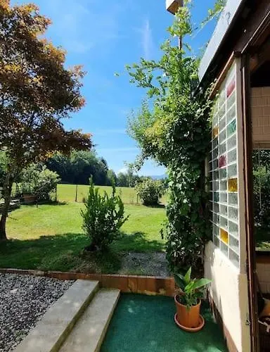 Apartmán Mit Garten Und Bergblick