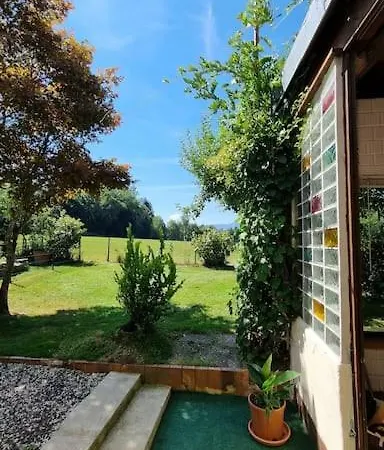 Apartment Mit Garten Und Bergblick