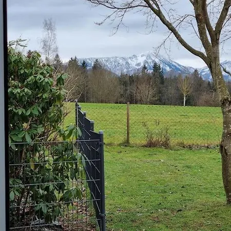 Apartment Mit Garten Und Bergblick Traunstein