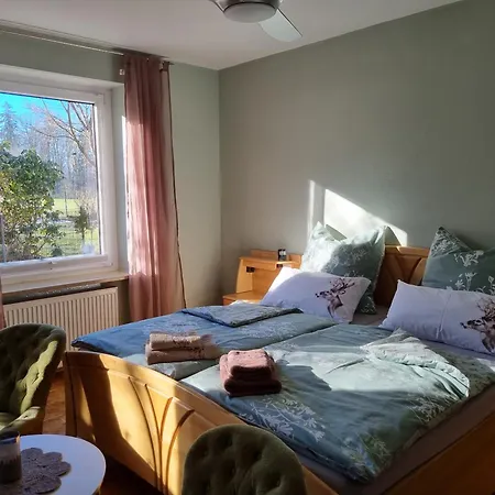 Apartment Mit Garten Und Bergblick Traunstein