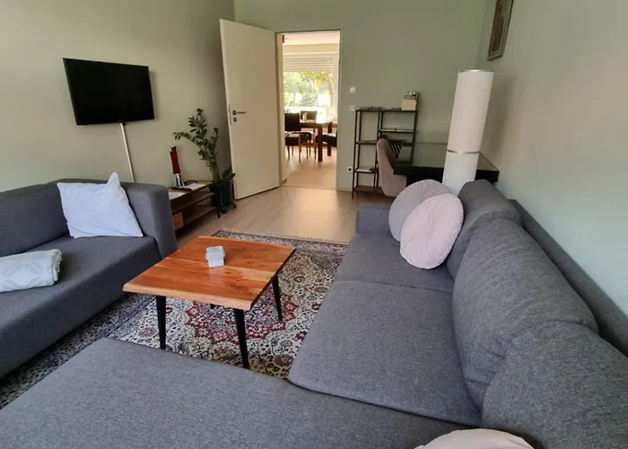 Mit Garten Und Bergblick טראונשטיין